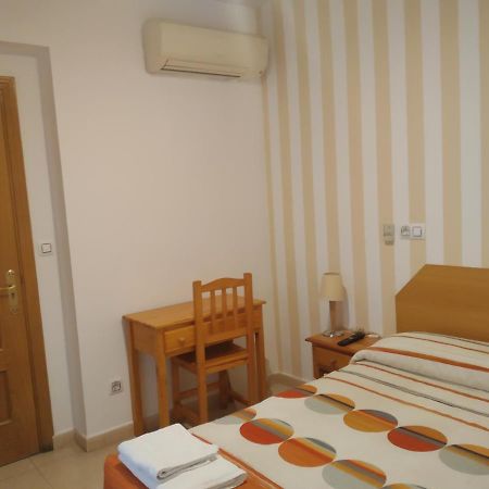 Pension Dominguez Madrid Exterior photo