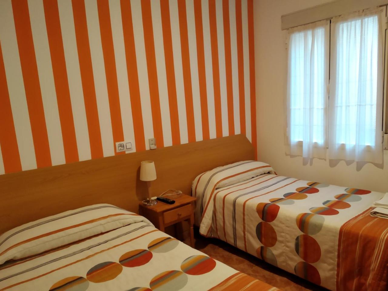 Pension Dominguez Madrid Exterior photo